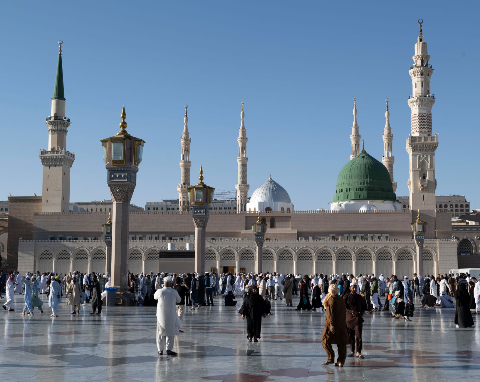 Vaksin yang menjadi persyaratan wajib bagi jamaah umrah agar dapat melaksanakan ibadah dengan aman
